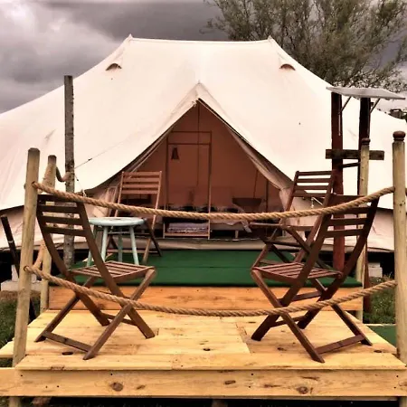 Luxusní stan French Fields Luxury Glamping Twin Emperor Tent