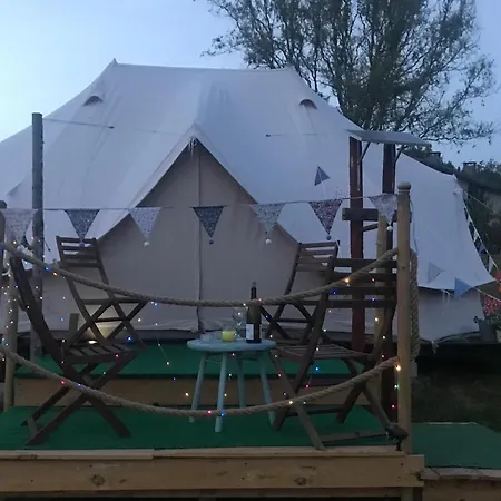 Luxe tent French Fields Luxury Glamping Twin Emperor Tent Le-Vieux-Cerier