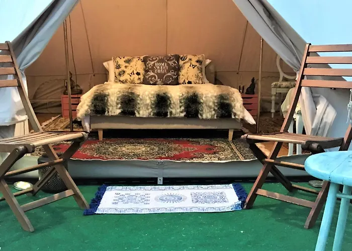 Campismo de Luxo French Fields Luxury Glamping Twin Emperor Tent *